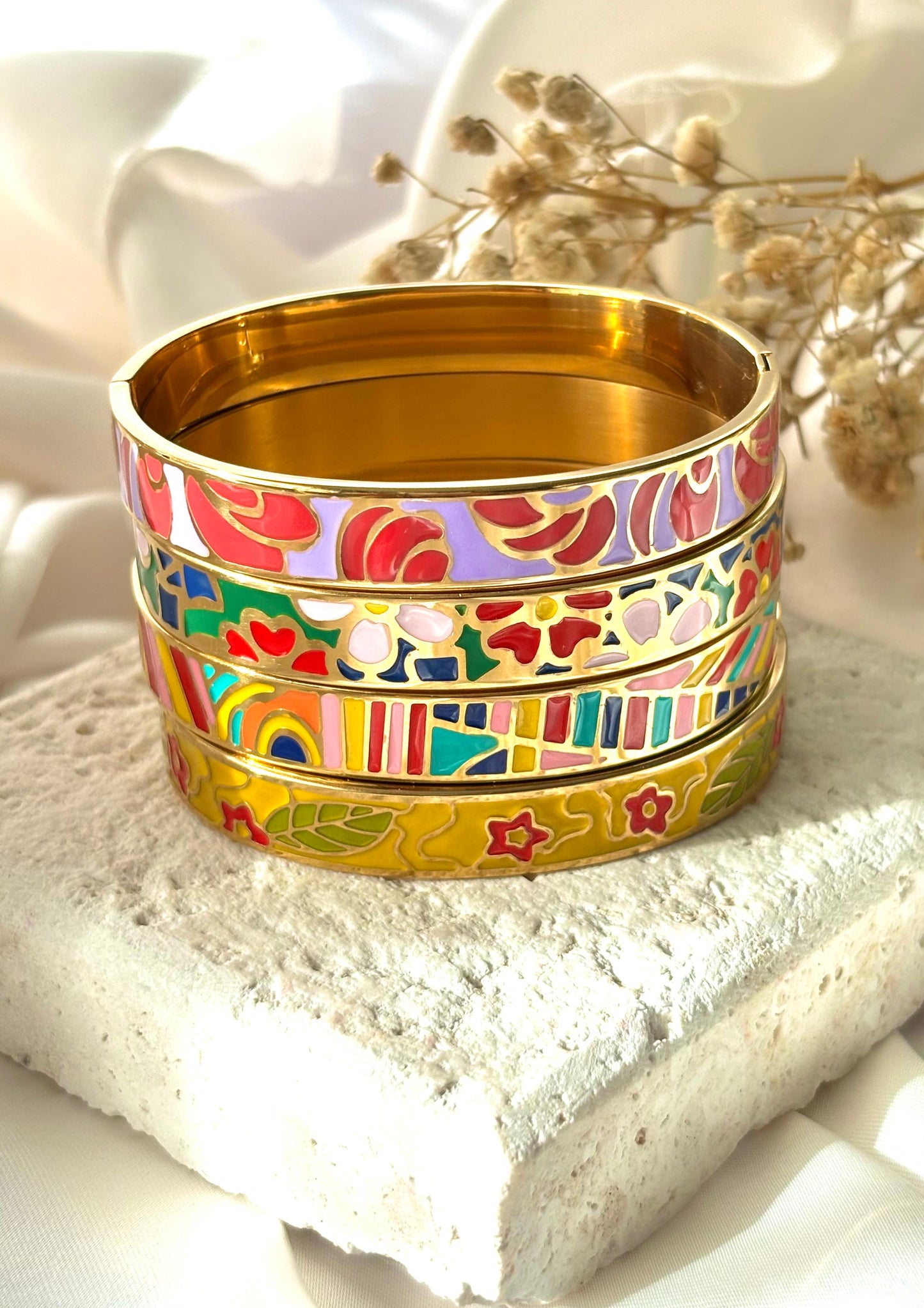 Amoura Enamel Bangle