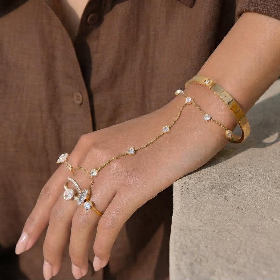 Amor Hand Chain