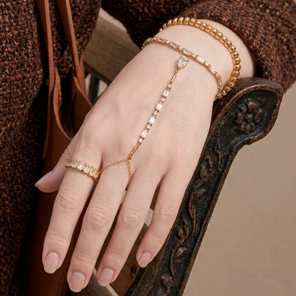 Liora Handchain