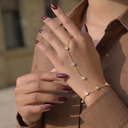 Amor Hand Chain