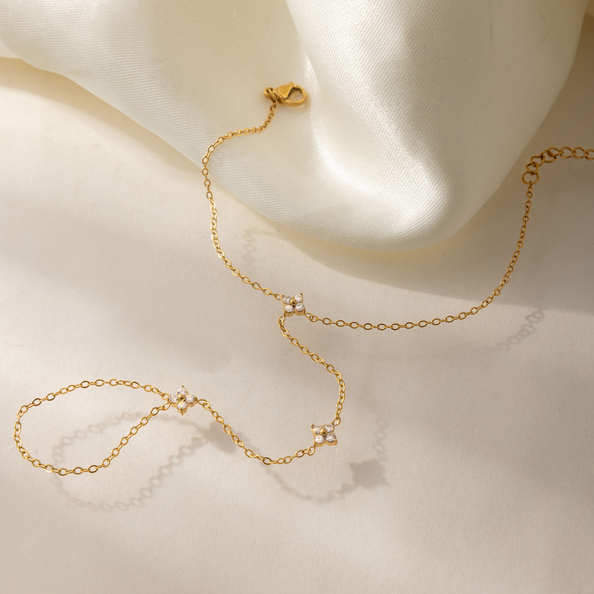 Florie Hand Chain