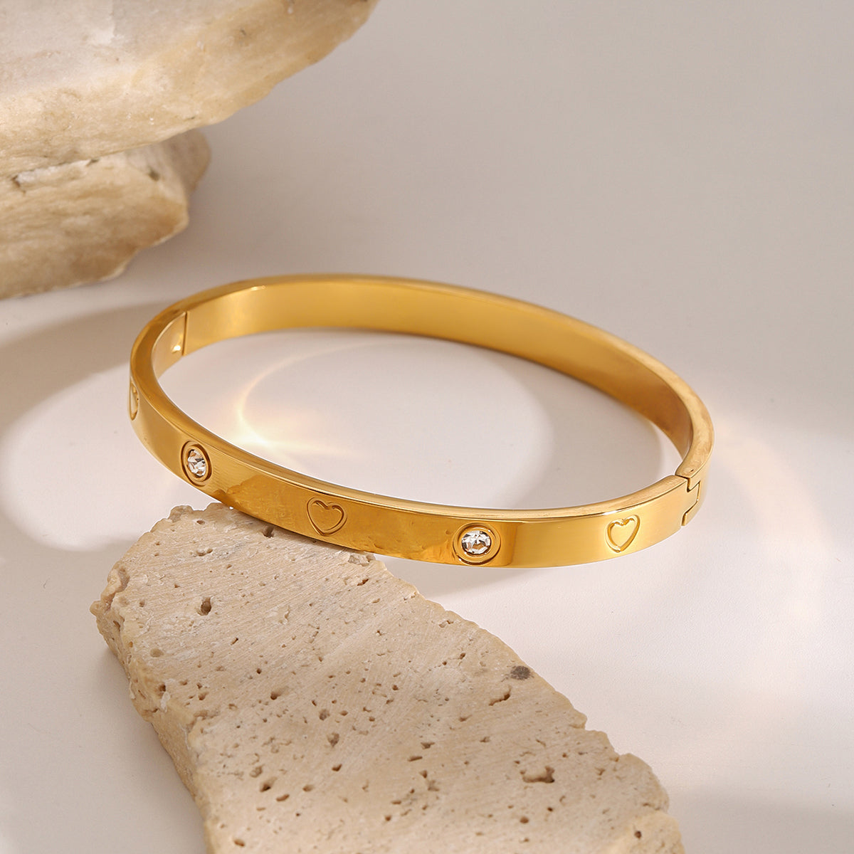 Zirconia Hearts Bangle