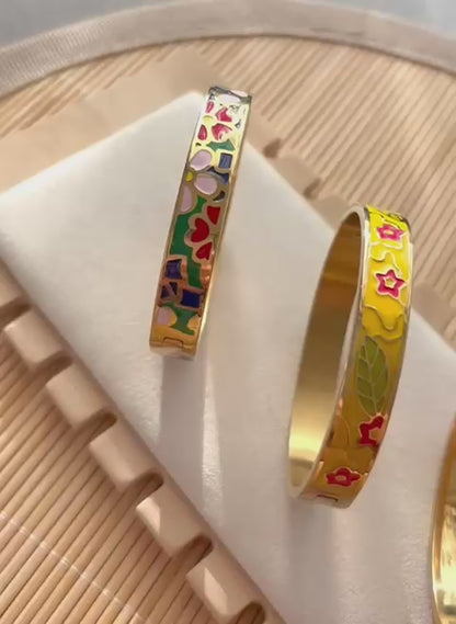 Zelora Enamel Bangle